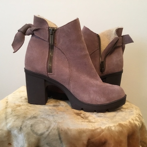 Bearpaw sherpa-lined waterproofed winter suede leather boots, sz 7 1/2 - Picture 8 of 10